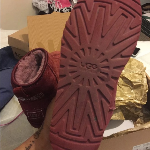 Uggs - Picture 4 of 4